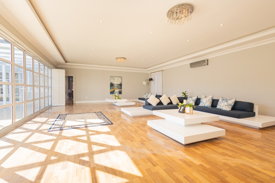 7 Bedroom Property for Sale in Flamingo Vlei Western Cape